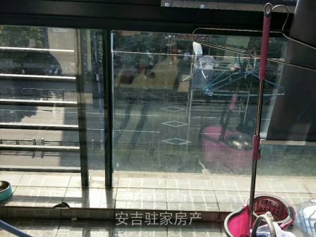 山水华庭朝南带阳台单身公寓精装还带车位包税37万一口价